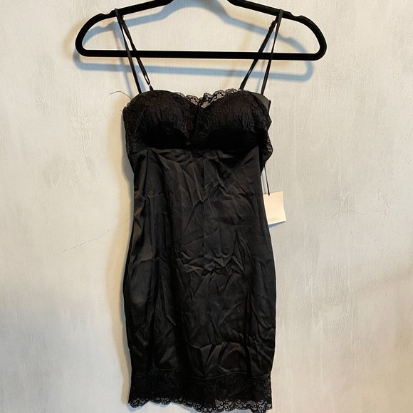 Superdown Raine Lace Dress - Picture 3 of 5